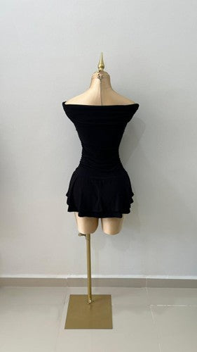Vestido negro olanes