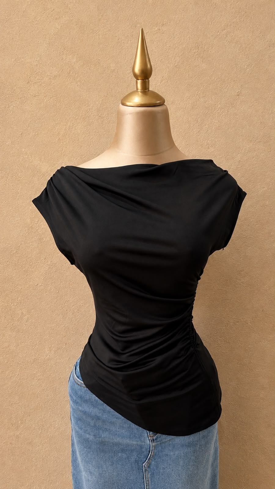 BLUSA NEGRA BASICA